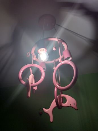 Różowa lampa dziecięca