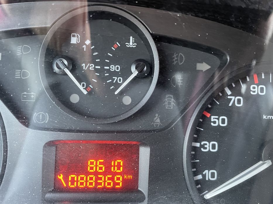 ч Peugeot Partner 2017 року випуску пасажир