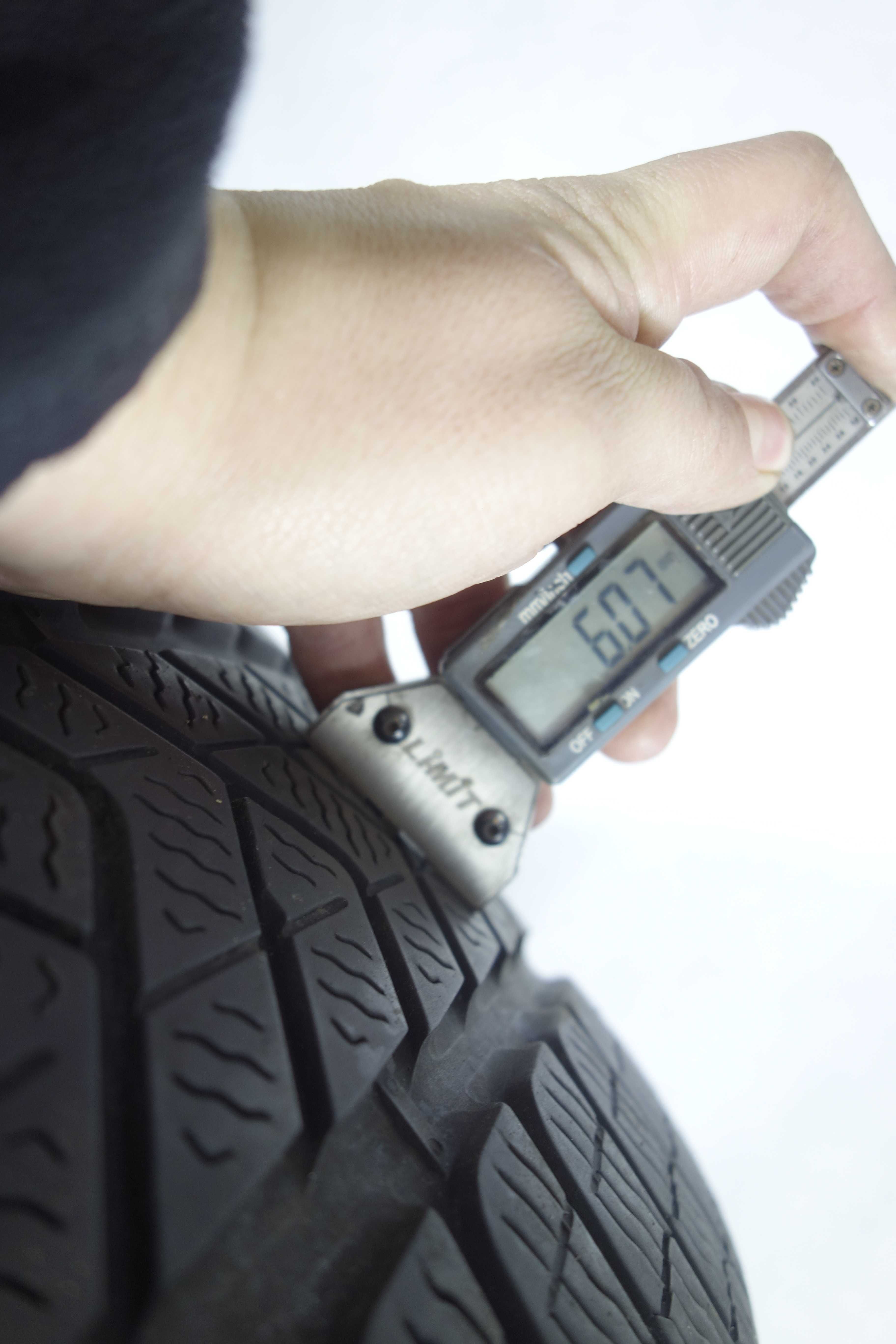 Opony zimowe 255/45/19 - PIRELLI Sotto Zero 3 T1 XL