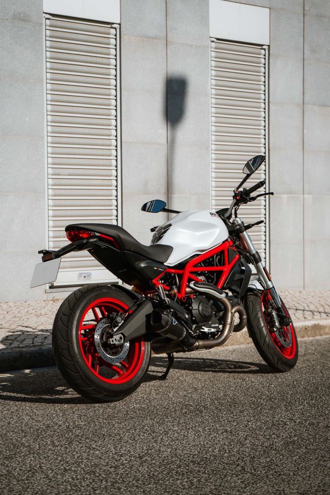 Ducati Monster 797
