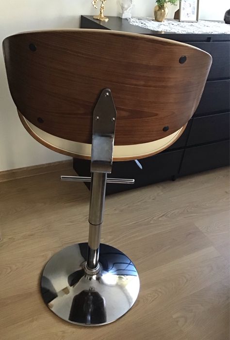 Stołek barowy, hoker