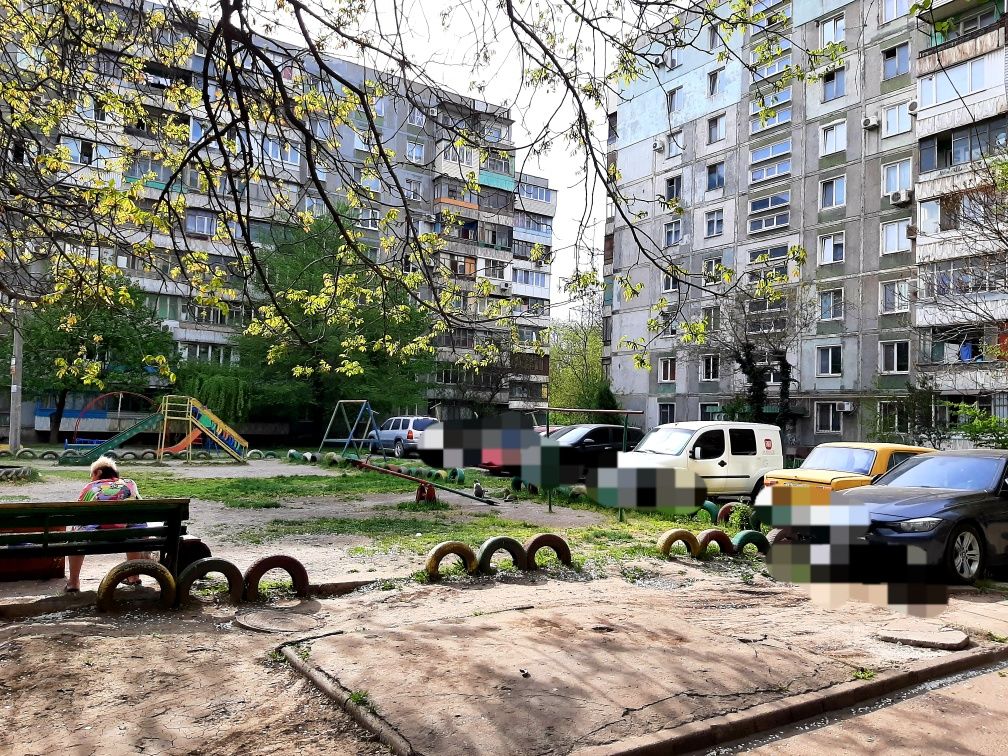 2-к. на Глазунова, кінцева зупинка, під ремонт, вільна, ОСББ.