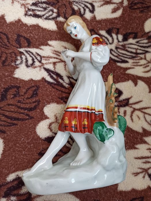 Статуетка Дівчина СРСР