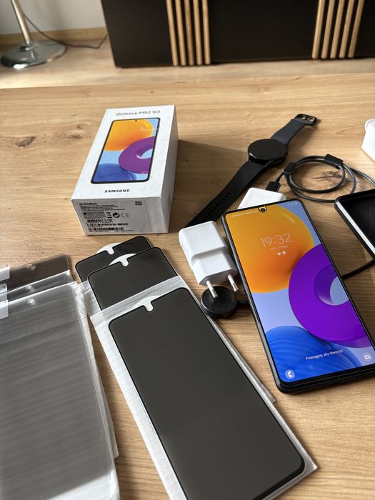 Samaung galaxy M52 5G 128GB + Galaxy Watch 6, 44 mm + akcesoria