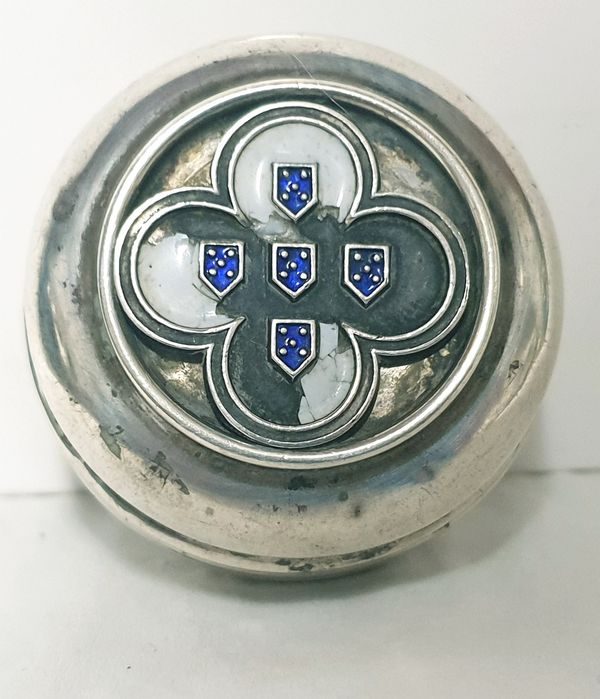 Antiga caixa em prata portuguesa brasonada e esmaltada