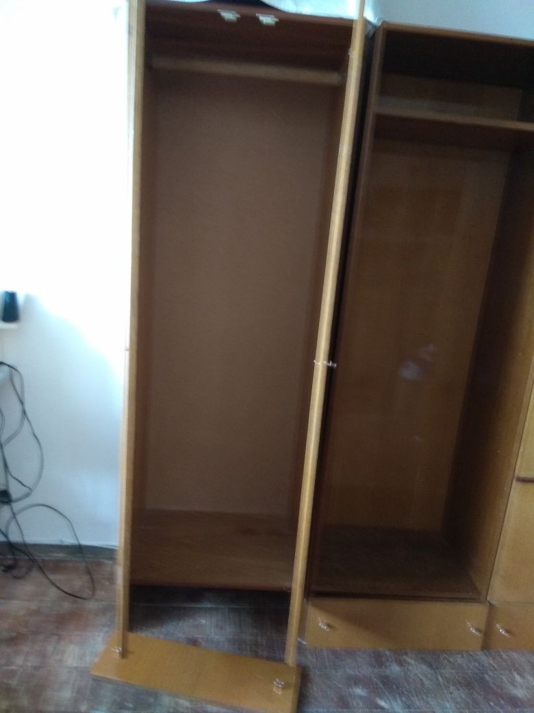 Стенка в прихожую