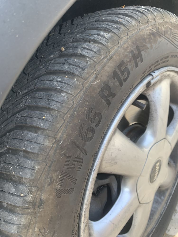 4 Pneus 175/65 R15 e jantes oferta 4*100