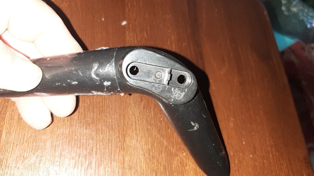 Универсальні ніжки для 32 "