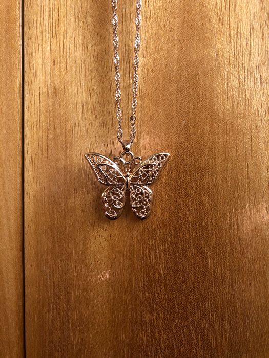 Colar novo borboleta