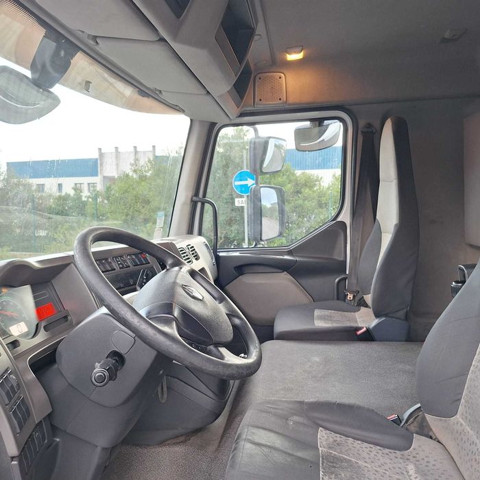 Vende-se Renault Midlum 180 c/ plataforma