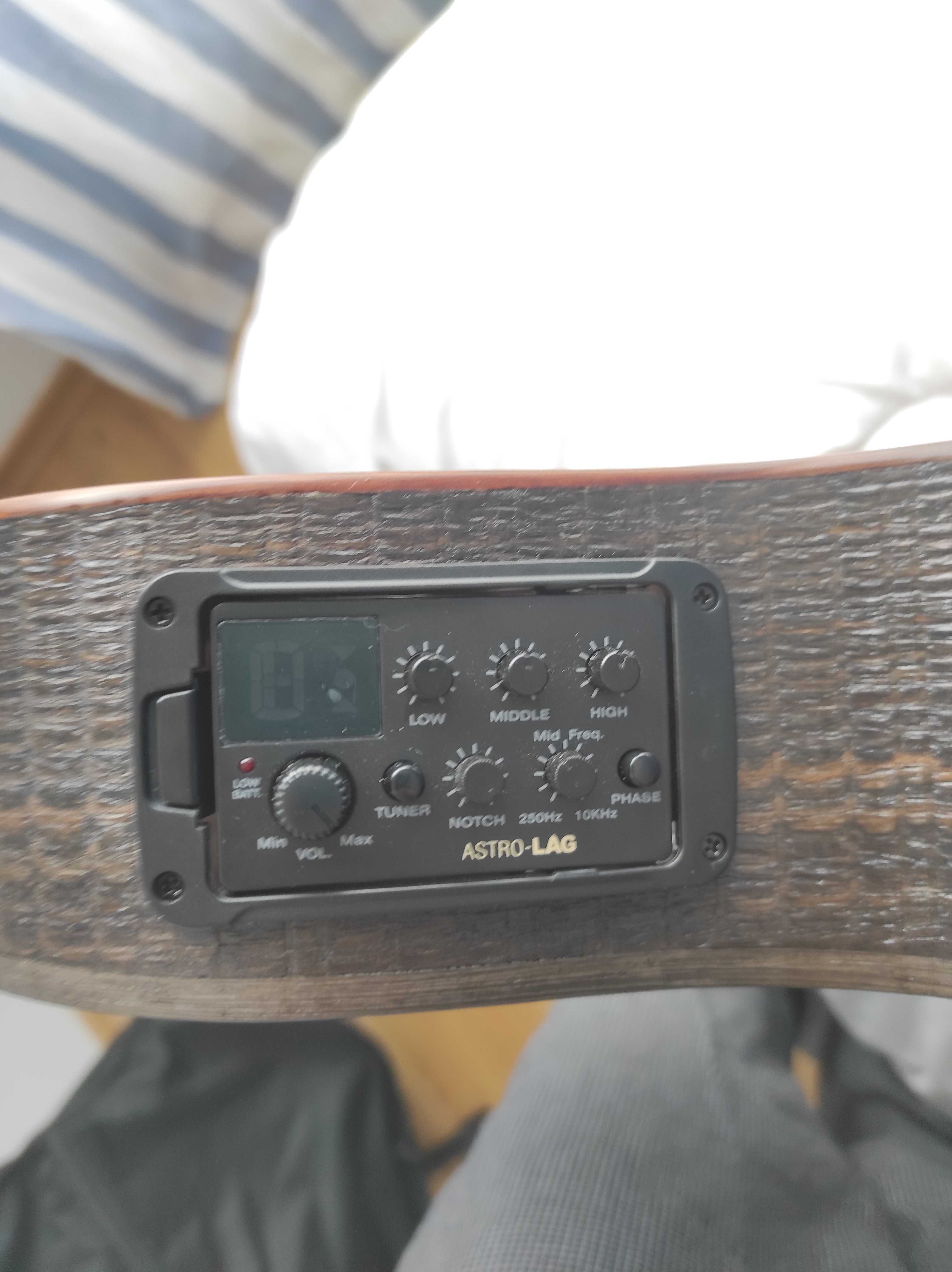 Guitarra LAG Sauvage N ASCE