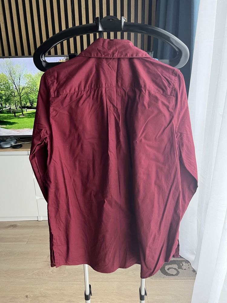 Modna bordowa koszula Tommy Hilfiger.