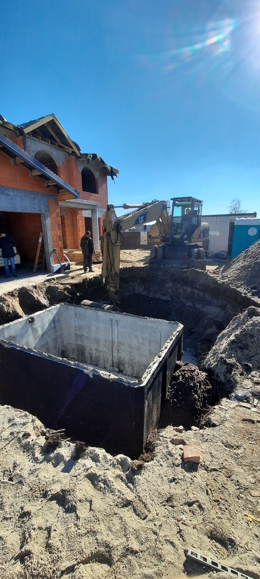 Zbiornik betonowy na szambo wodę deszczową Kanał warsztatowy Piwica