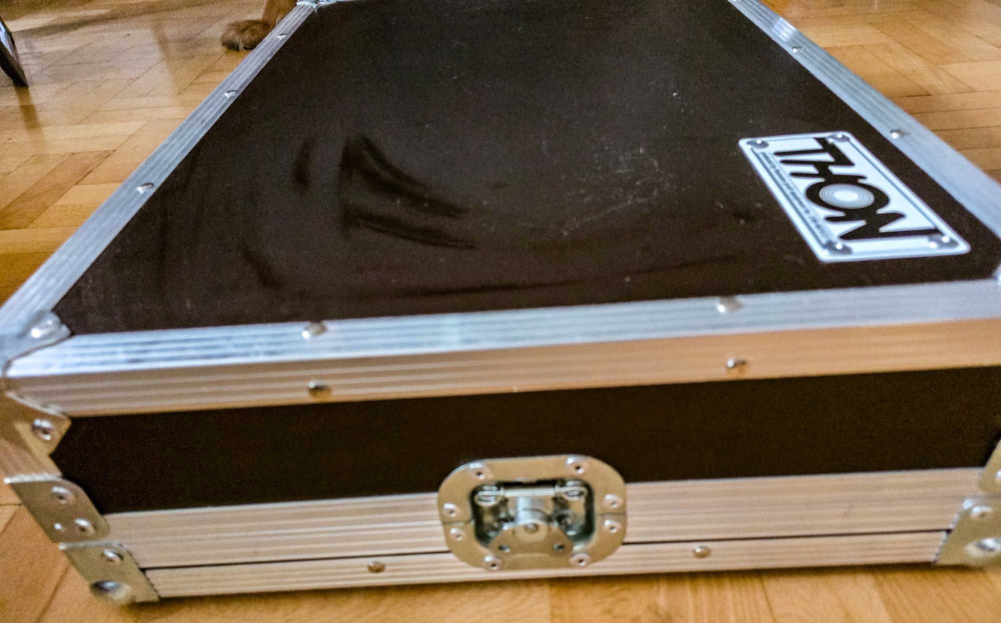 Pedalboard / case na efekt gitarowy Helix LT firmy Thon