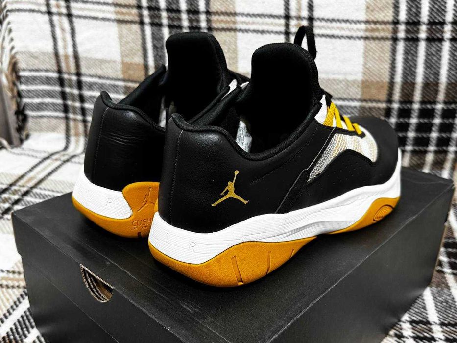 Кросівки Jordan 11 CMFT Low 46.5/12.5/30.5см Стан 8/10 DM9481-001