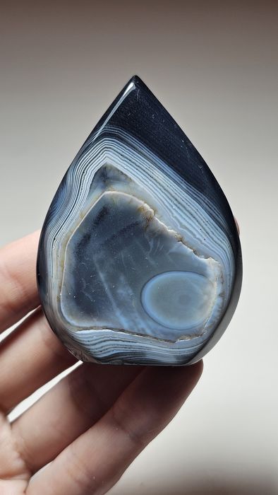 Obelisk z agatu dekoracja do wnętrza