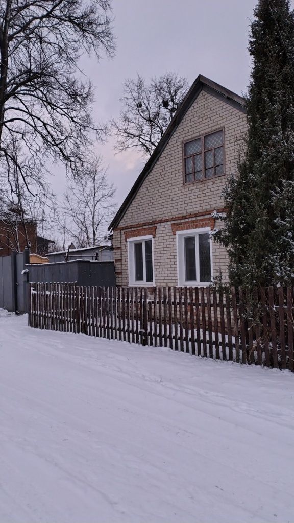 Будинок у Верхній Сироватці