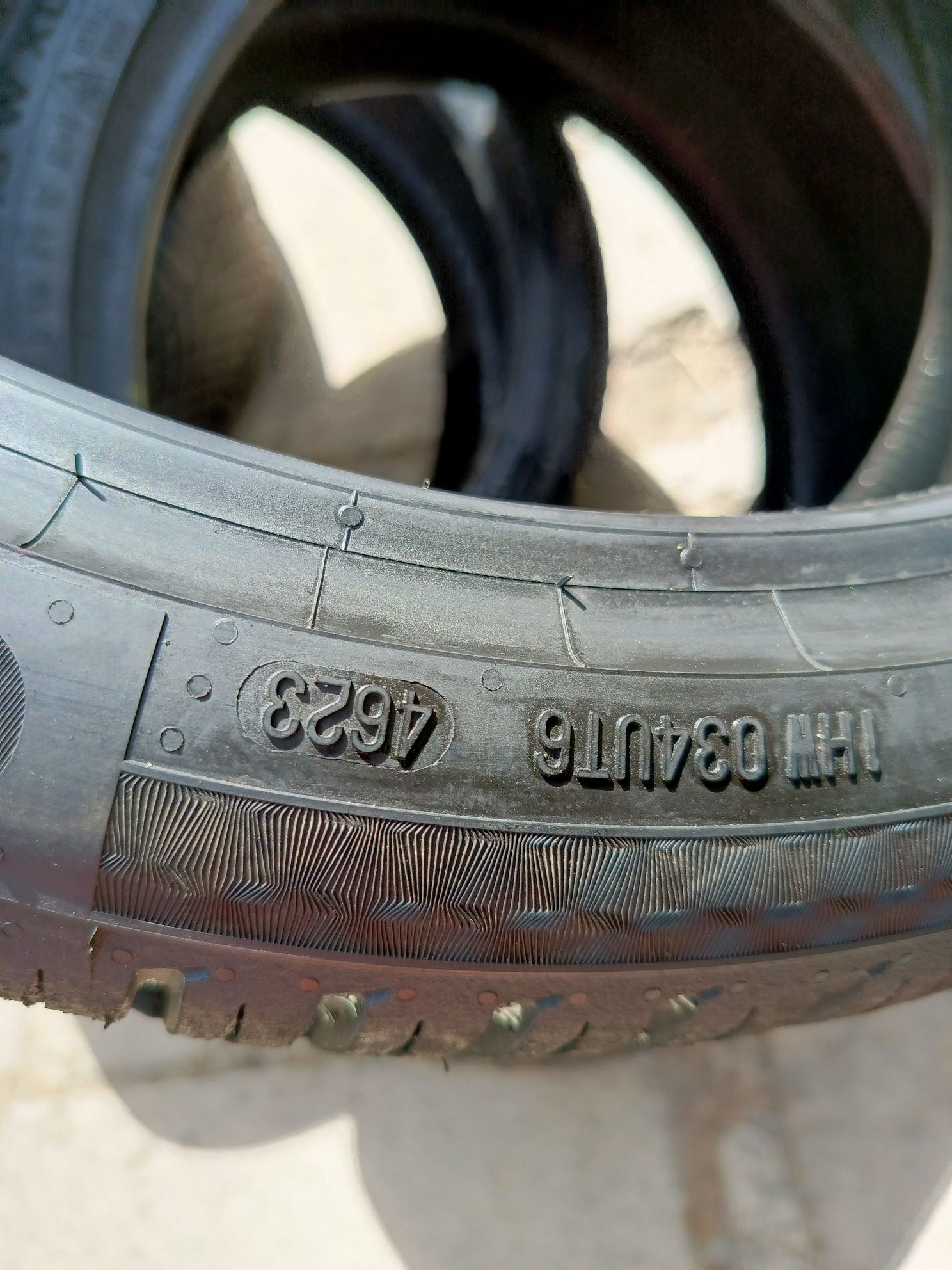 Sprzedam opony zdjęte z nowego samochodu 215/40 r18 Continental