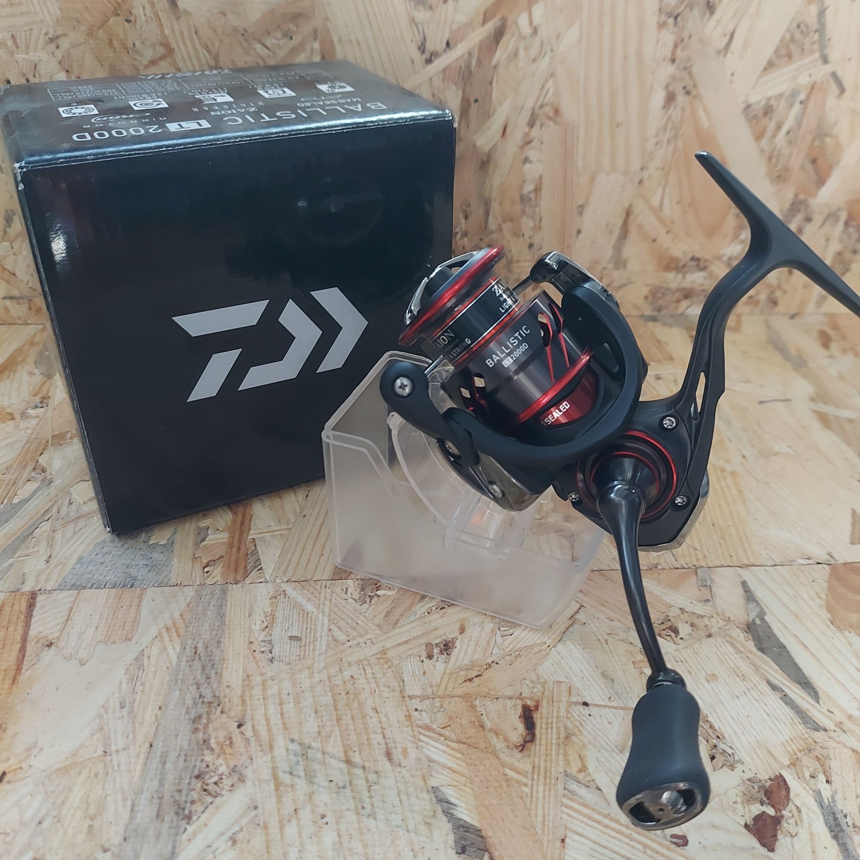 Kołowrotek DAIWA Ballistic LT - 2000 D