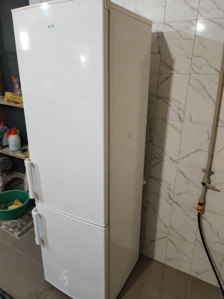 Холодильник з Європи   Amika  182см.
