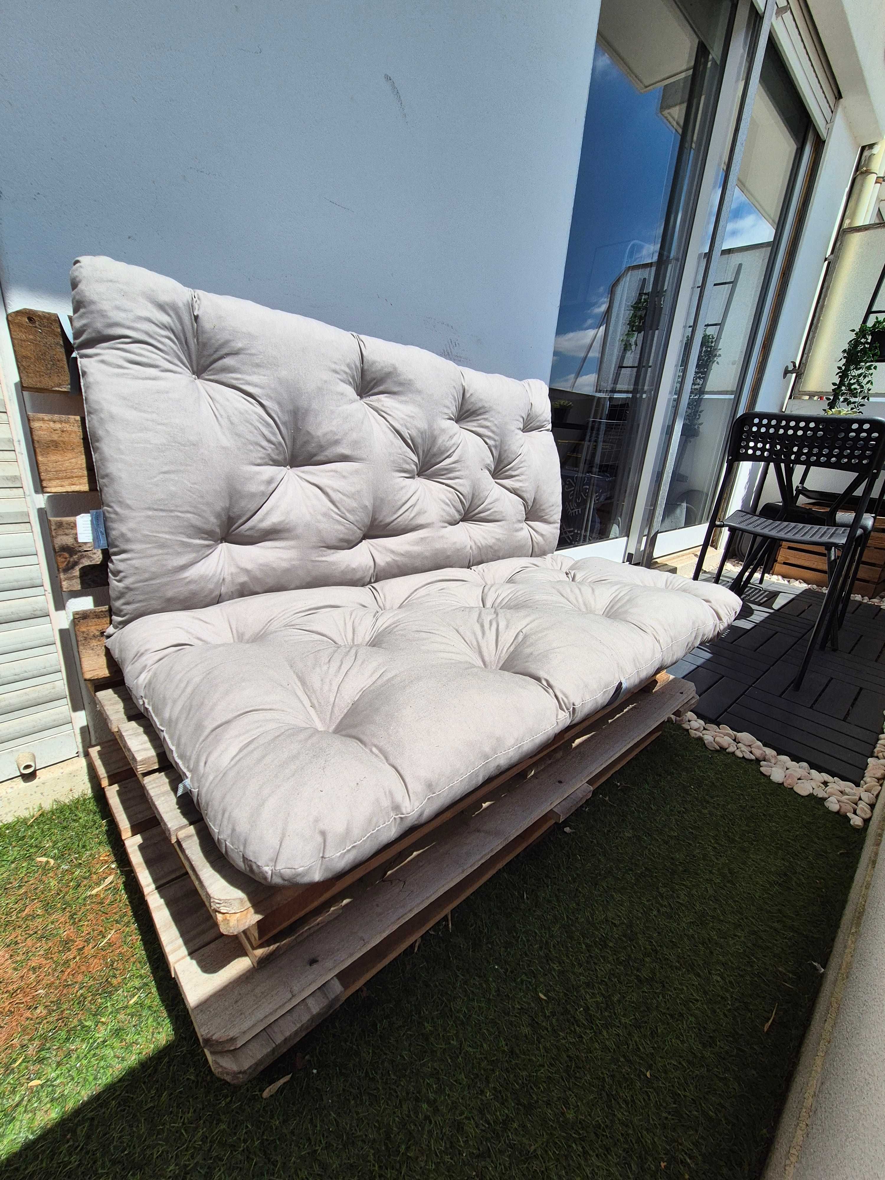 2 sofás de jardim para exterior com 2 almofadas