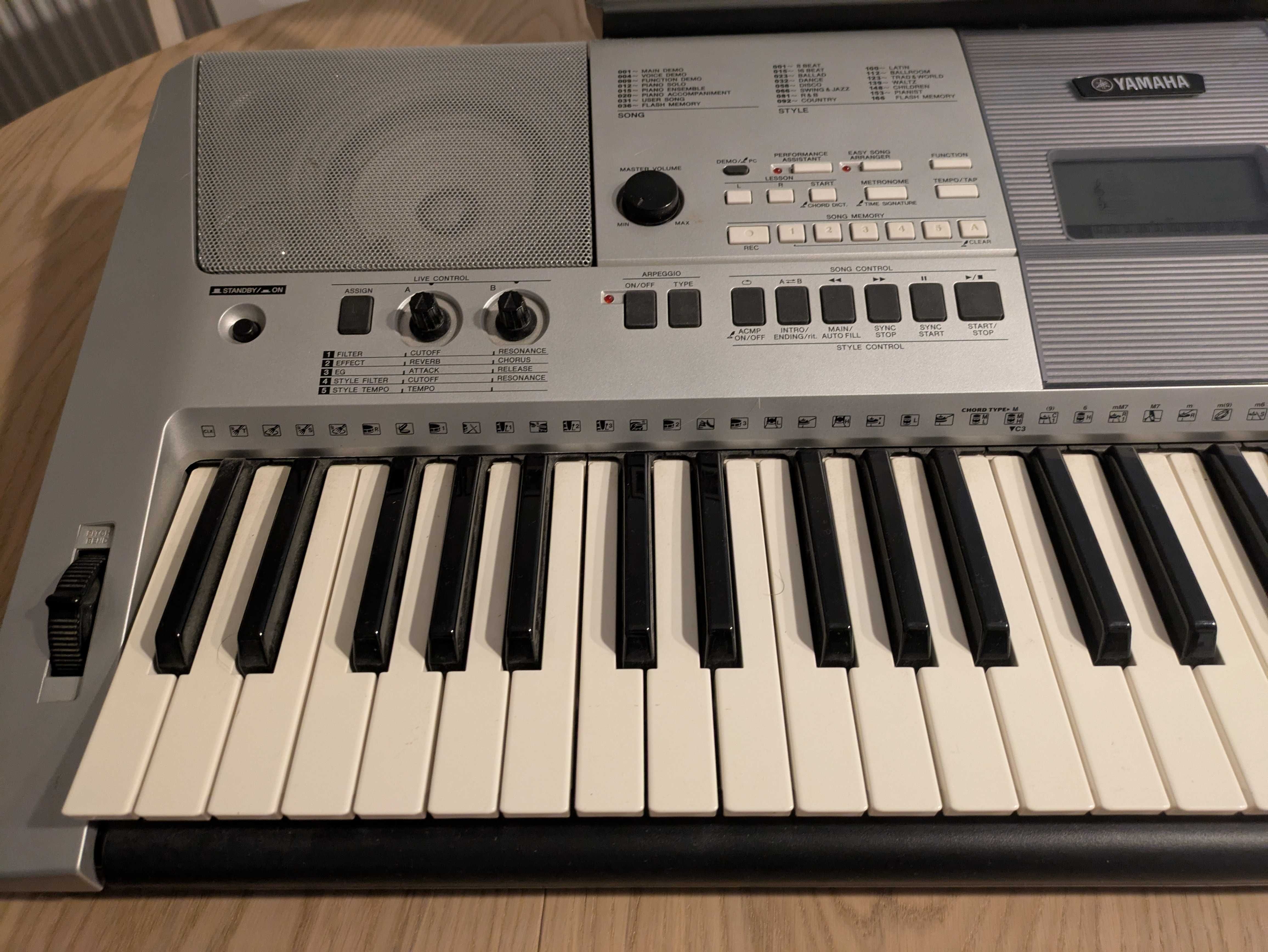 Keyboard Yamaha PSR E413 pianino elektryczne