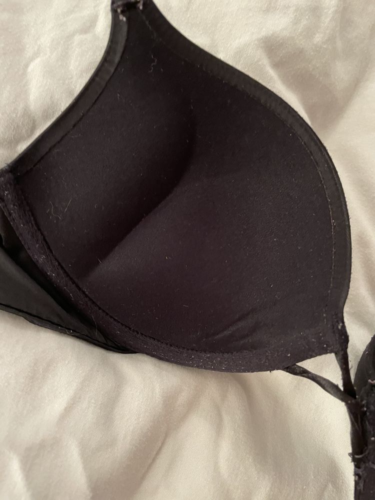 Stanik Victoria’s Secret bombshell plunge 34B
