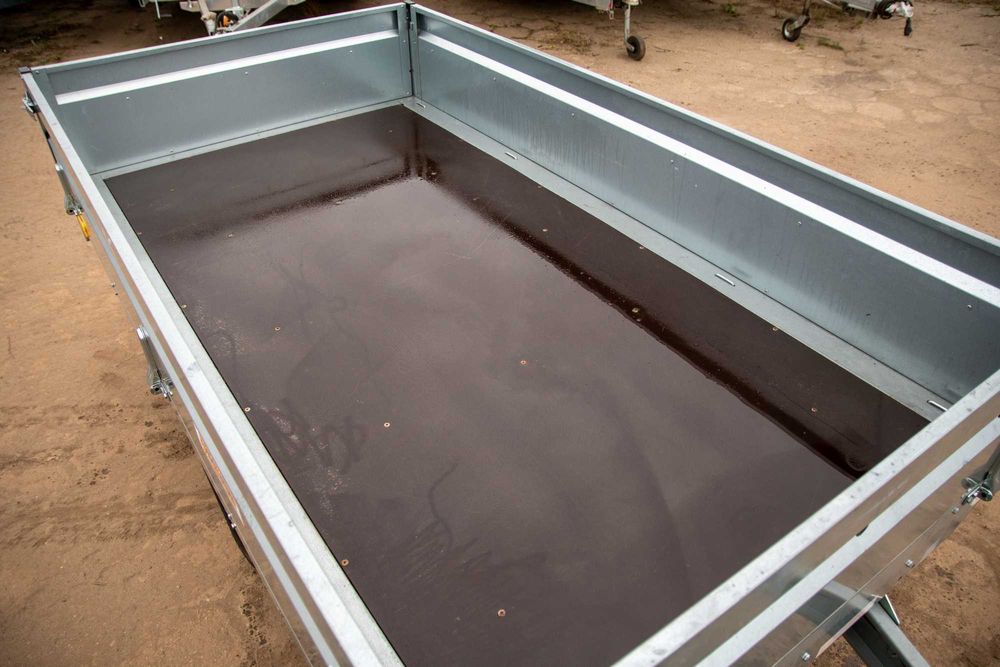 ***Wynajem przyczepy towarowej [263x145] (DMC - 1300kg) ***