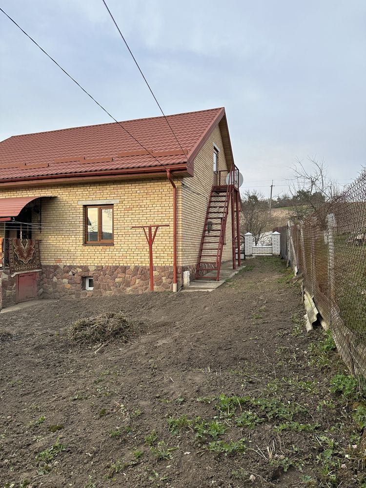Продаж будинок з земельною ділянкою с.Подусів Перемишлянський район