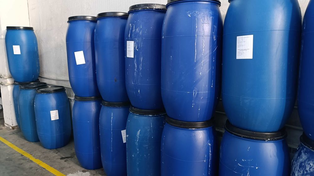 Продам бочки пластикові 170л.