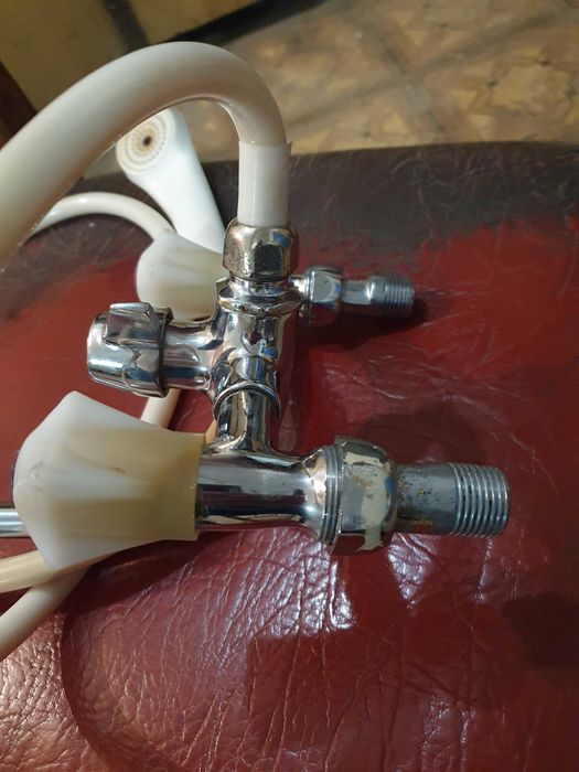 Змішувач настінний з душом (латуний) в-во Суми (Україна)