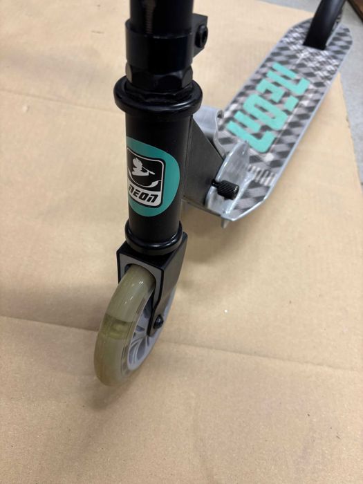 Hulajnoga dla dzieci YVOLUTION Neon Apex Szary