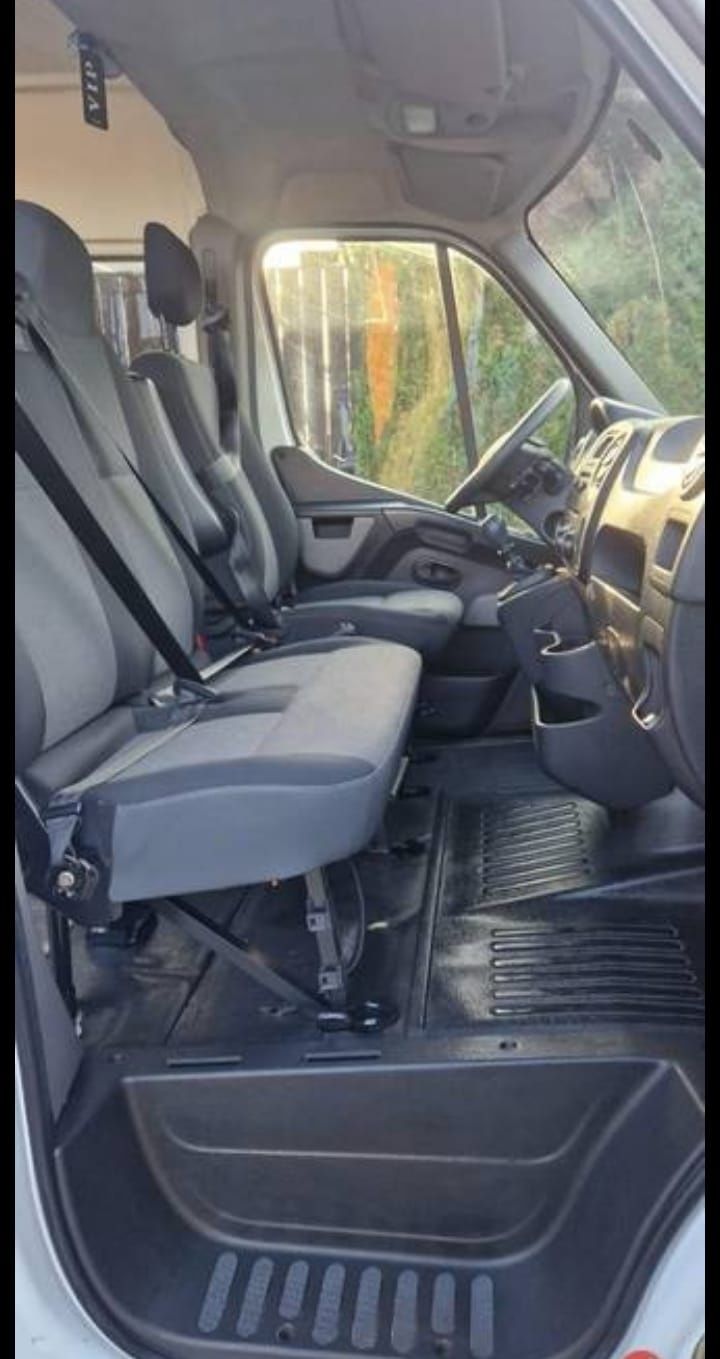 Renault master L4H2 9osobowy