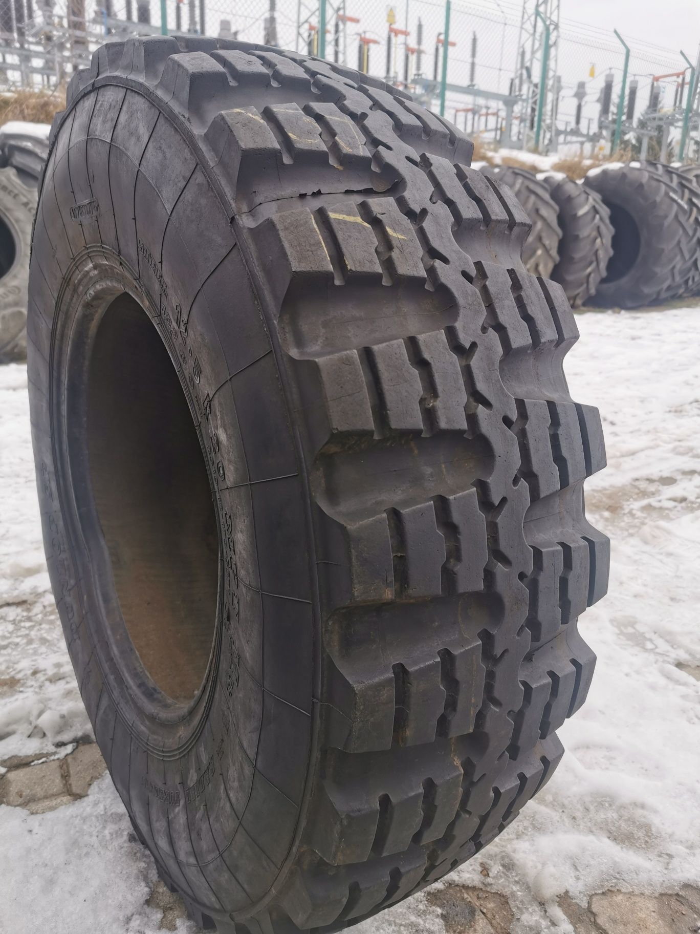 Opona 12.5 R20 ( 12.5-20 ) Dunlop SP