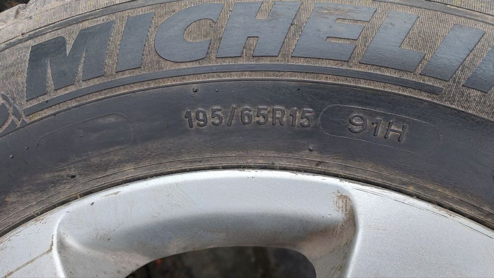 Легкосплавні оригінальні диски r15 Skoda. 5 на 112. З б\у резиною.