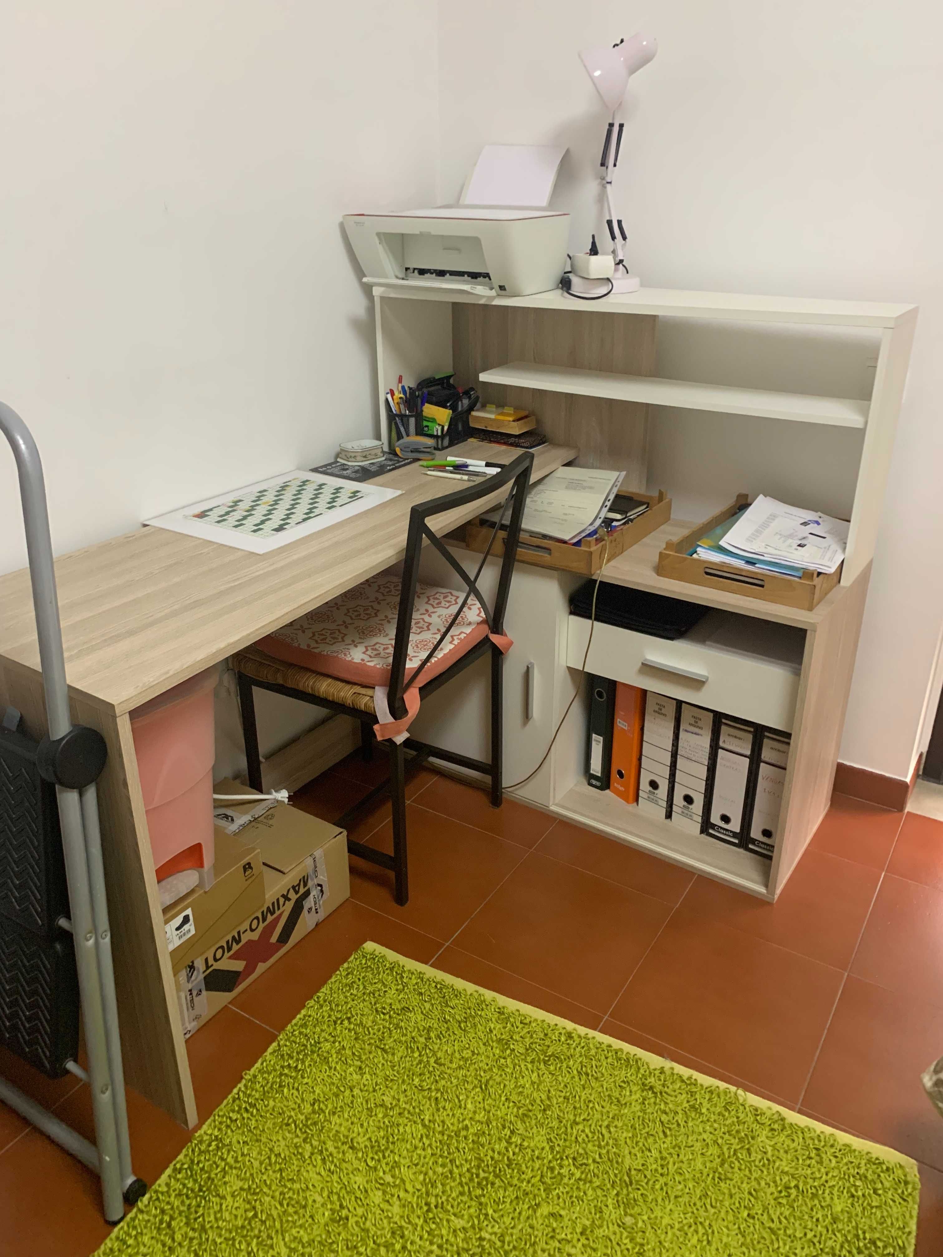 2 Mobilias de Quarto e uma de Sala