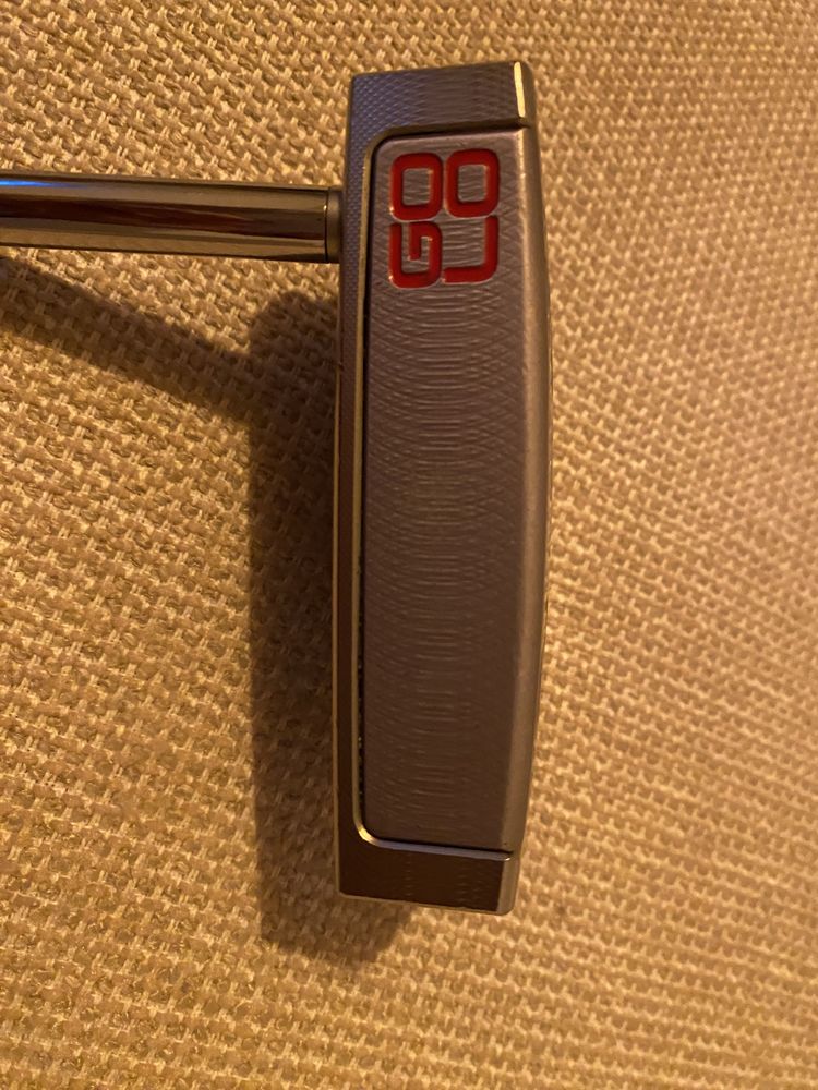 Scotty Cameron Golo 5 - Titleist putt