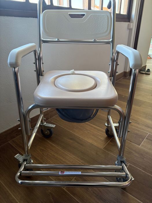 Cadeira de Banho Geriatrica Sanitária com Pés Dobráveis