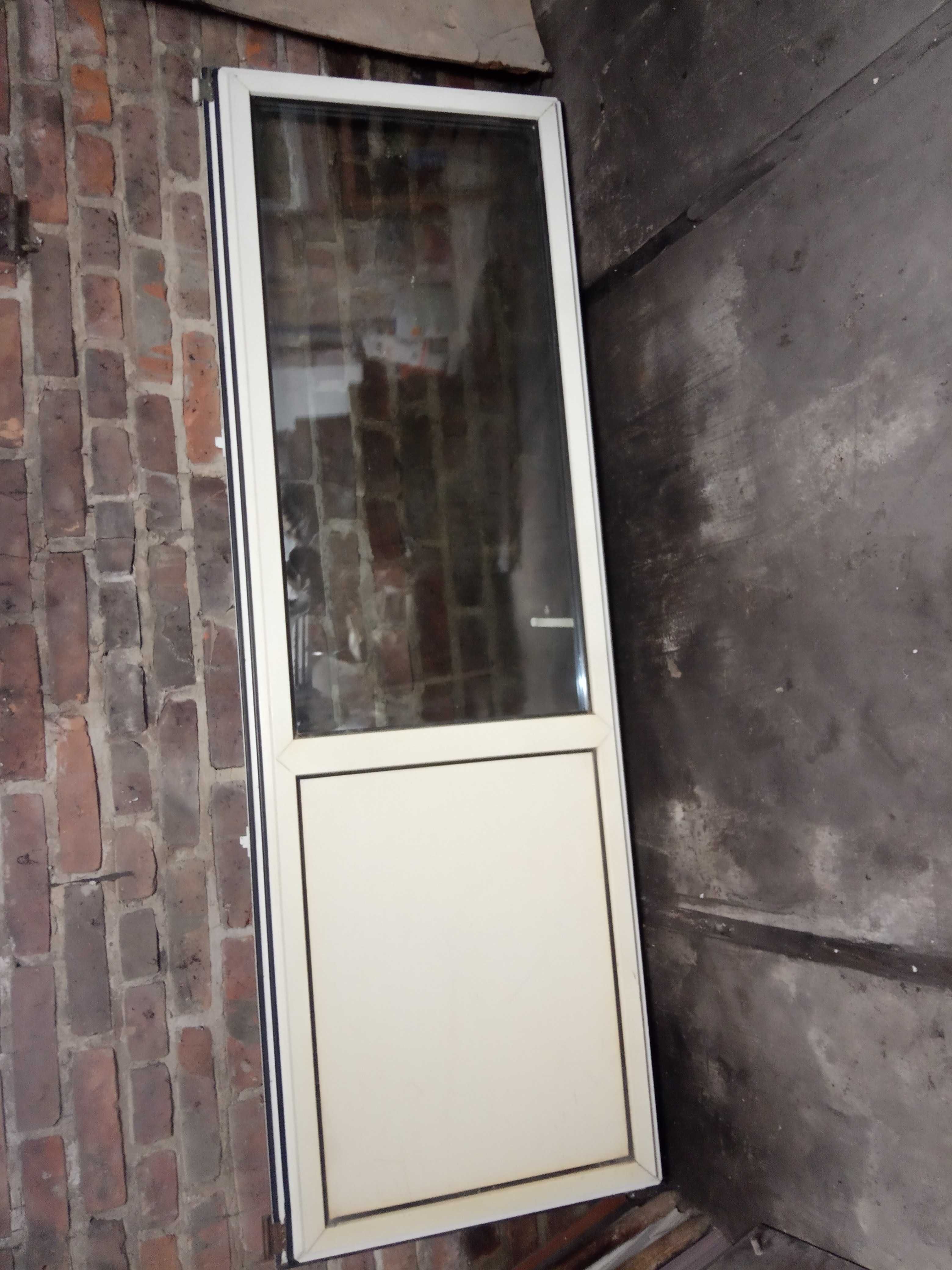 Drzwi balkonowe PCV 64x206 73x216 bez futryny prawe