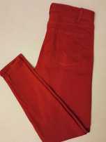 Czerwone jeansy bershka
