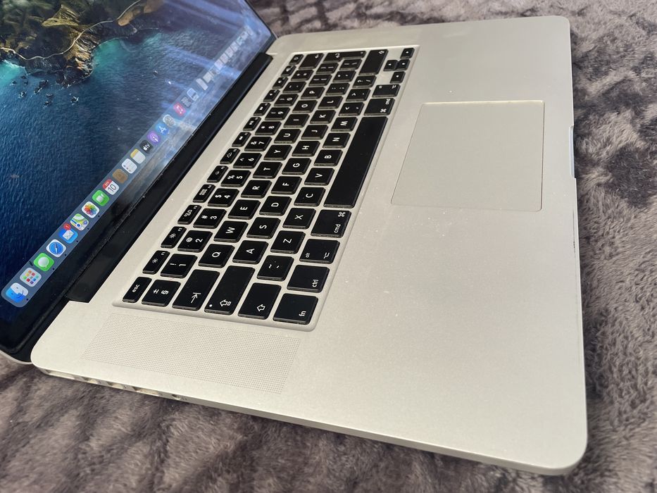 MacBook Pro retina 15' i7 8GB Intel Iris Pro 2013