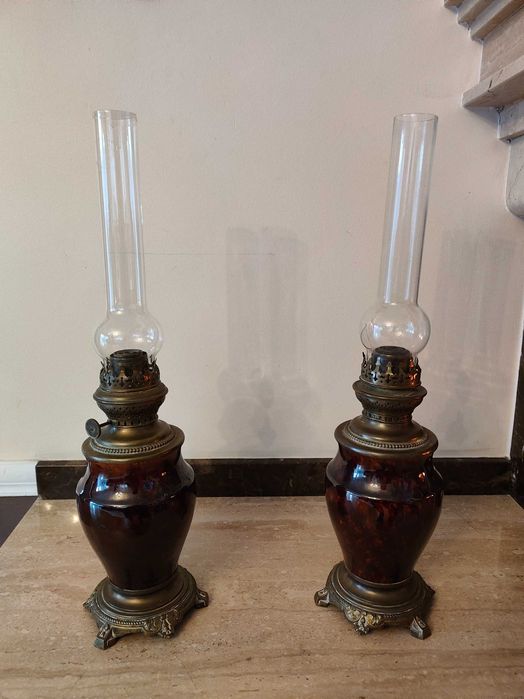 Piękna para Lamp naftowych Francja.