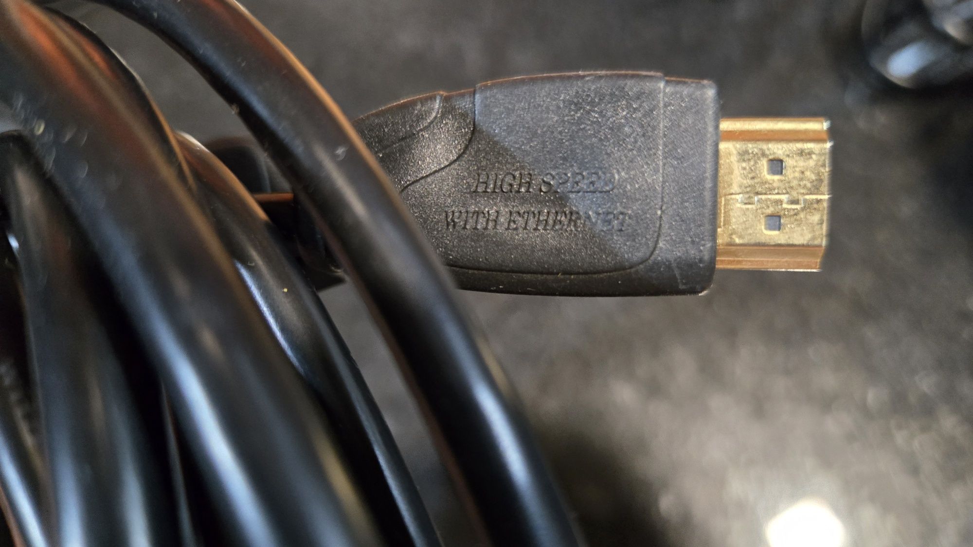 Cabos displayport e Hdmi e micro Hdmi 4k e 8k