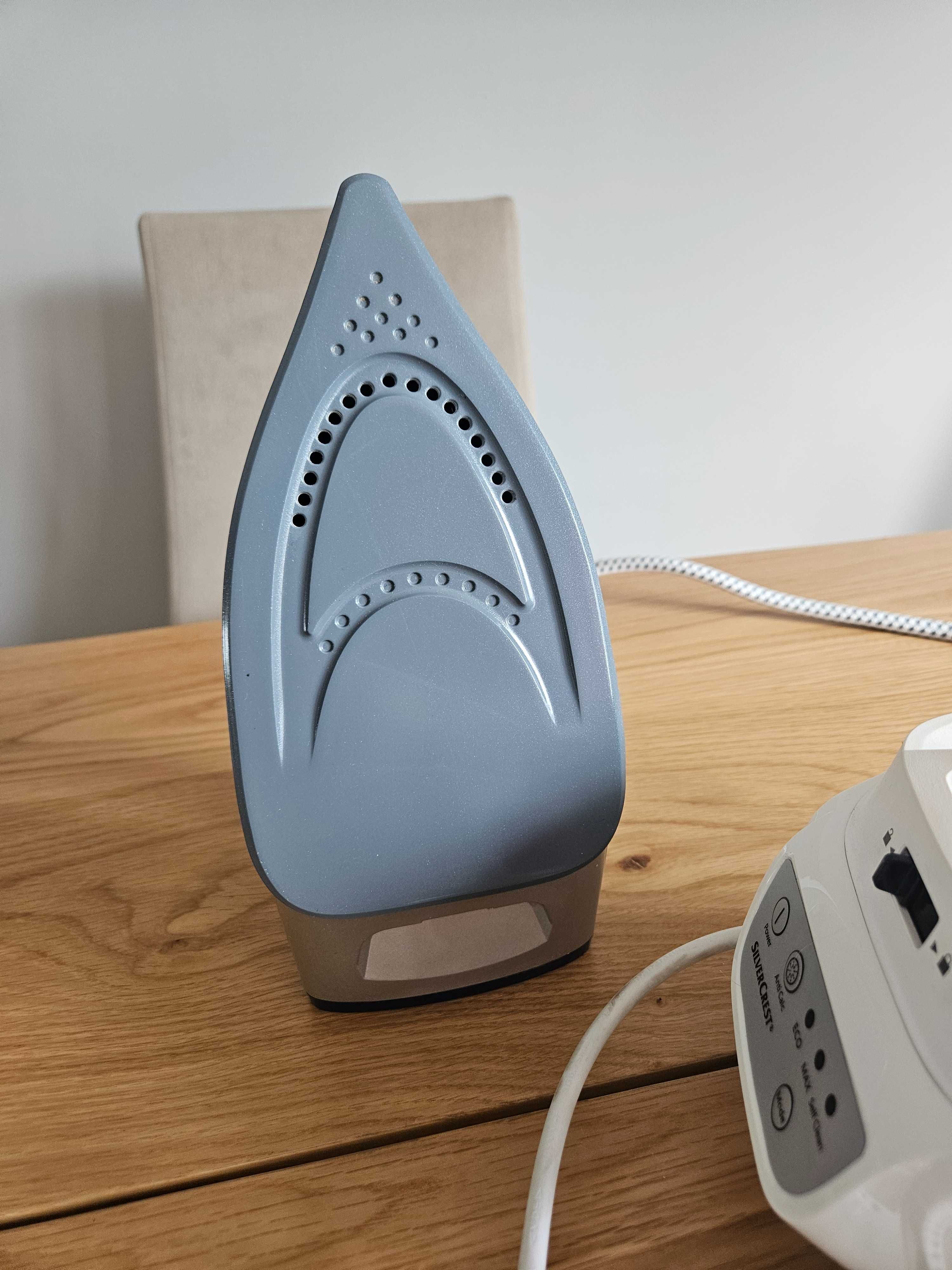 Żelasko ze stacją parową Silvercrest 2400w