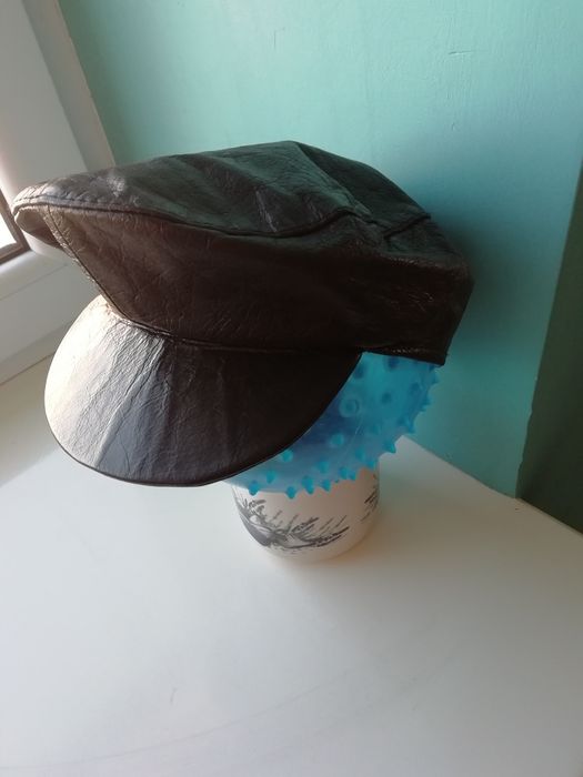 Kaszkiet, beret, czapka na jesień, zime, skóra naturalna. Markowa,, z