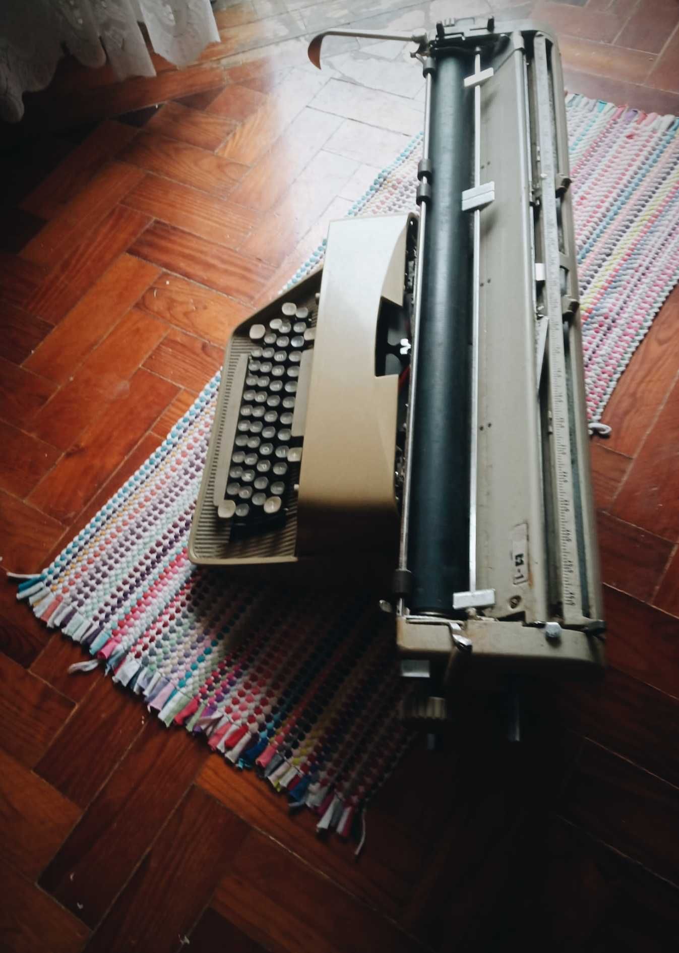 Máquina de escrever