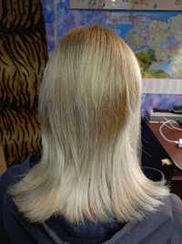 Стрижка волосся жіноча