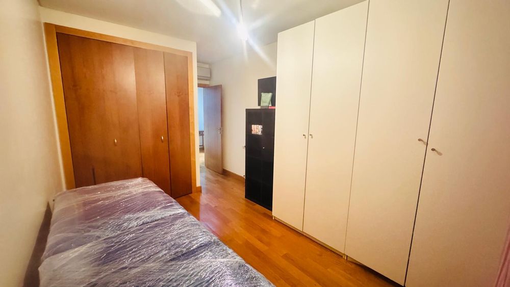 T2 Infantado, novo, sala mobilada, 2 wc