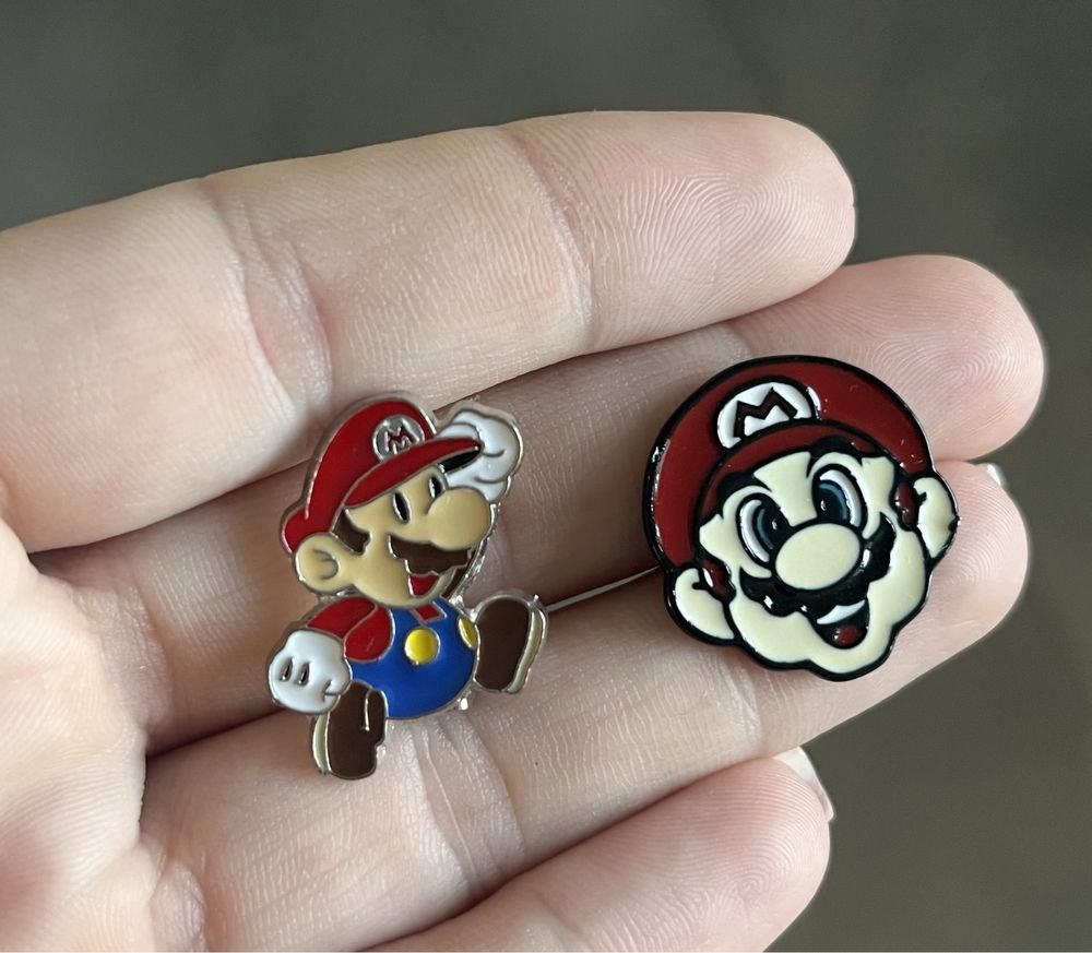 Pin znaczek przypinka Mario Bross