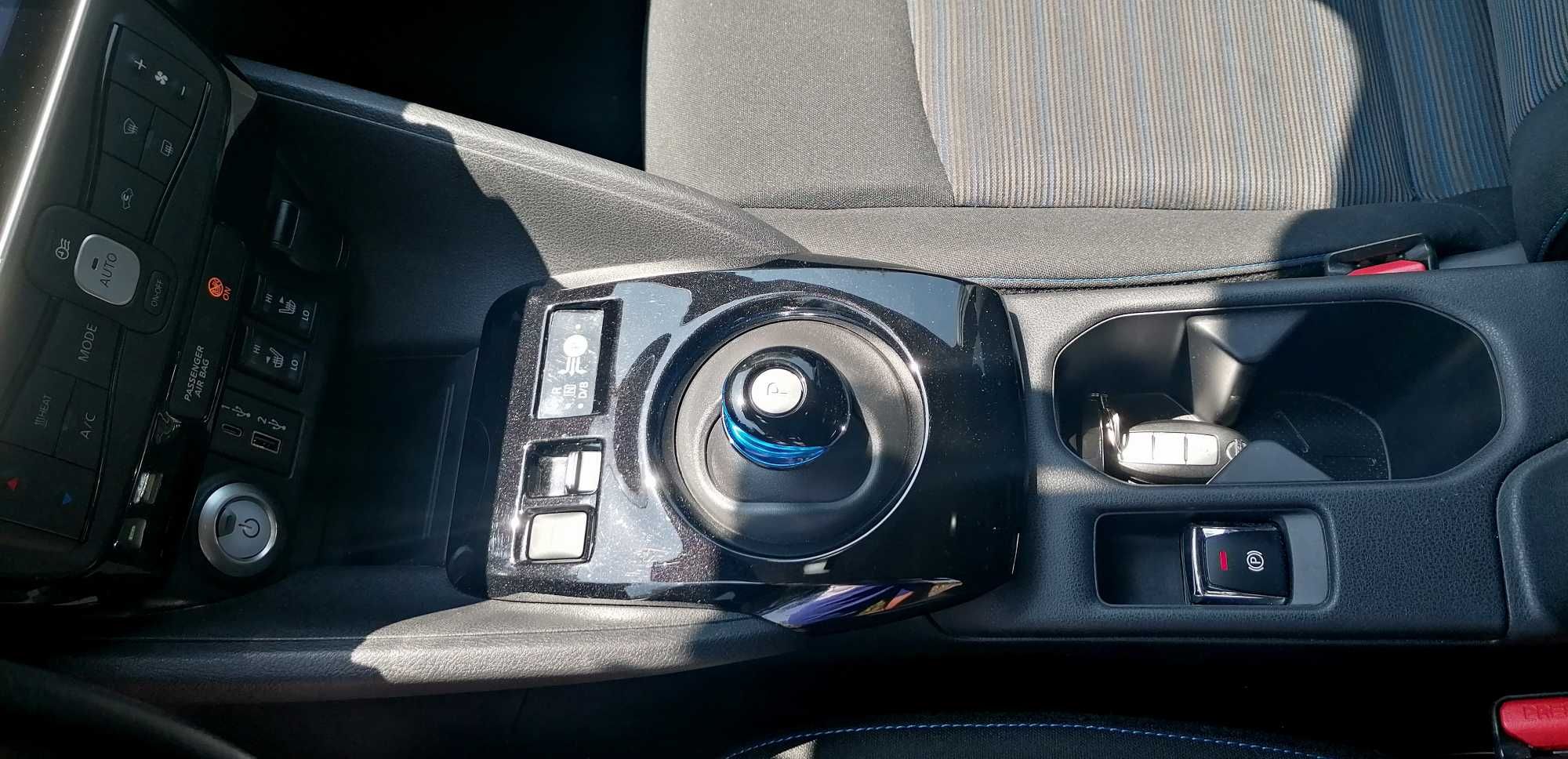 Nissan Leaf Connecta 40kWh, LED(2021/12)